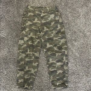 American Eagle Low-Rise Baggy Barrel Cargo Pants